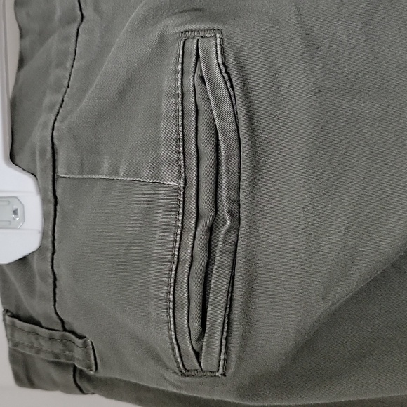 Maison Jules Size 2 LouLou Weekend Casual Light Khaki Green Cuffed Ankle Pants. - Picture 5 of 15